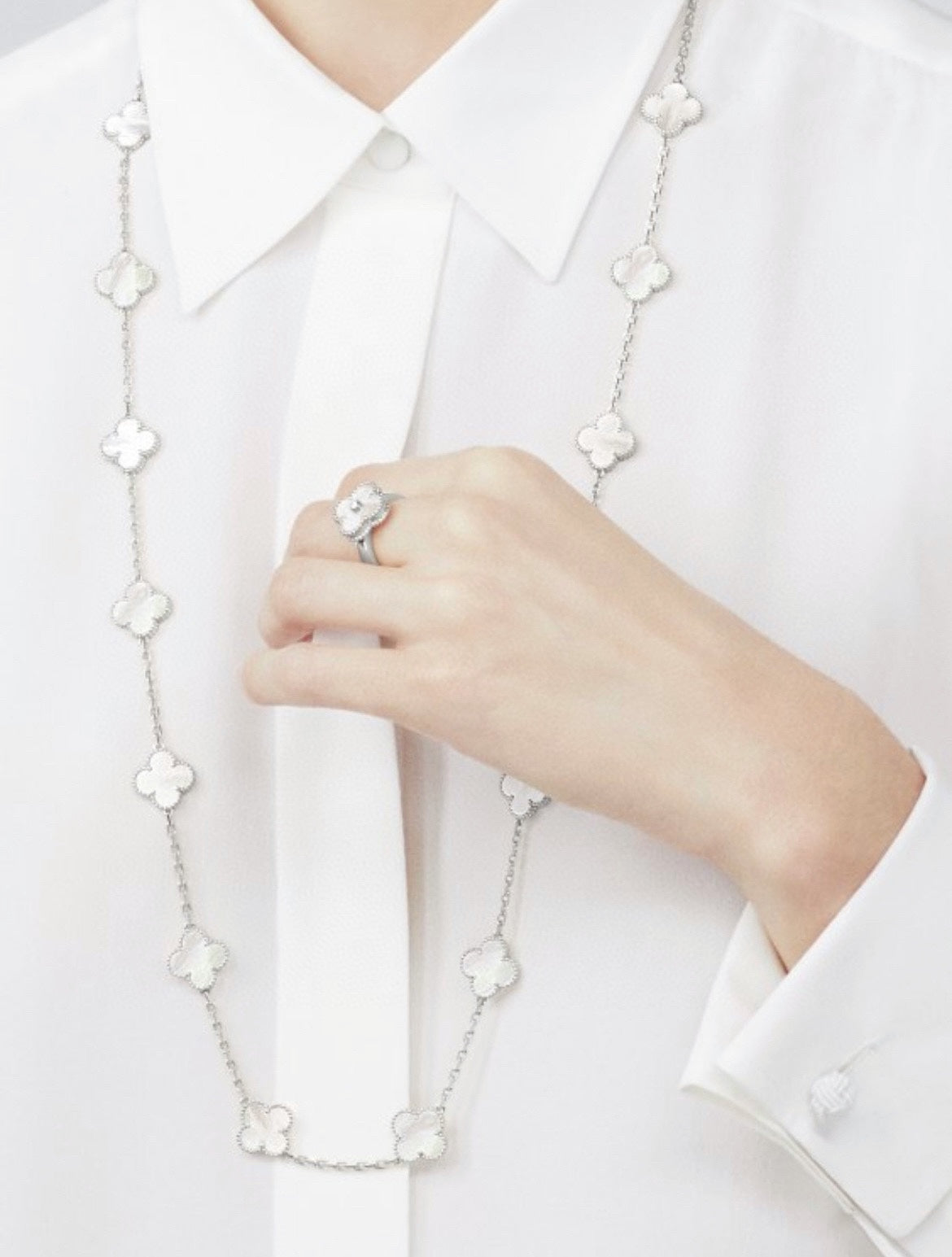 CLOVER 20 MOTIF WHITE MOP 86CM SILVER NECKLACE