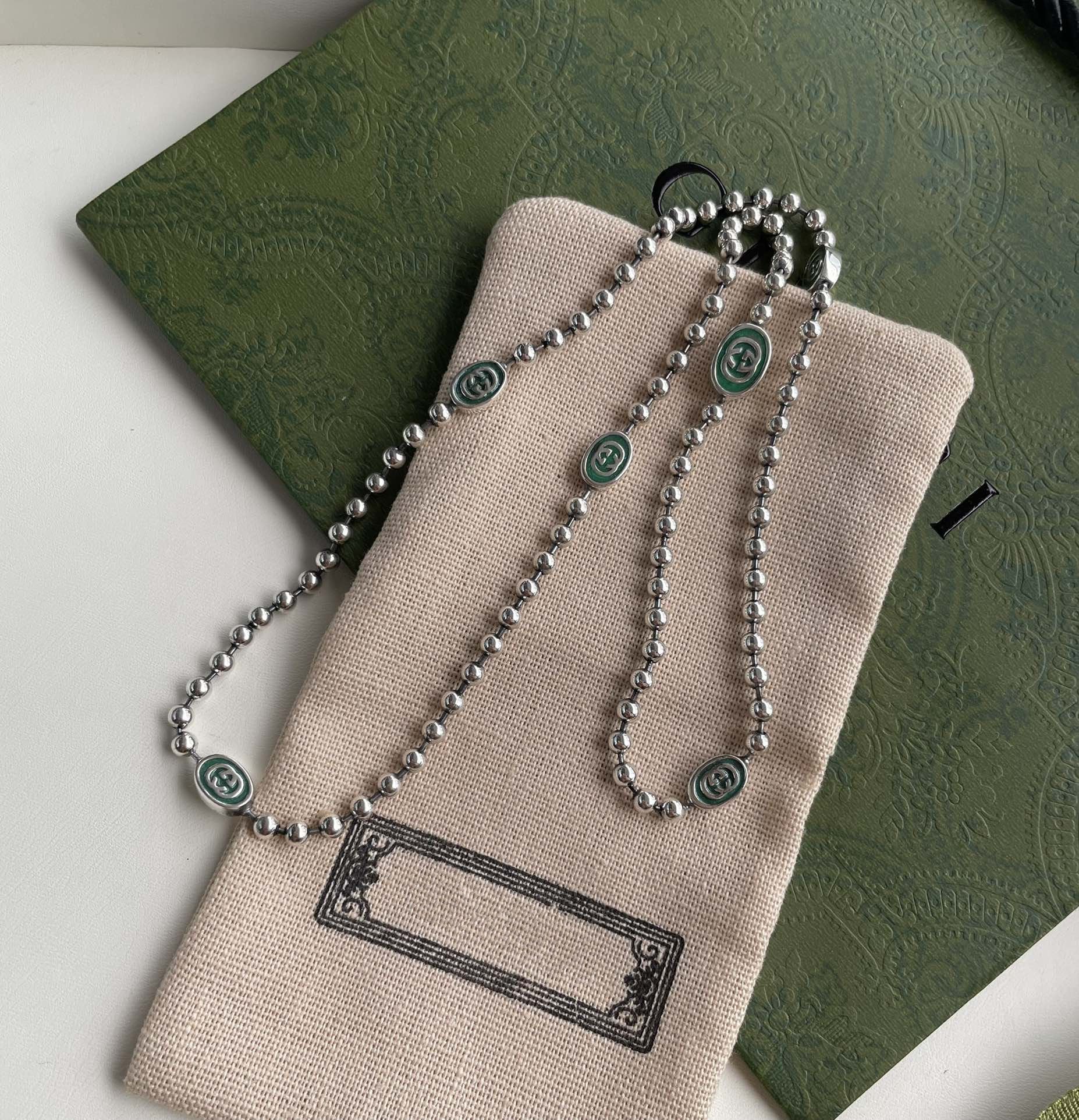INTERLOCKING G BOULE CHAIN NECKLACE SILVER