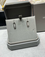 MOVE UNO SMALL 1 DIAMOND EARRINGS
